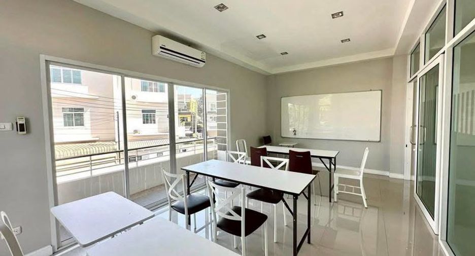 For rent 2 bedrooms office in Mueang Chiang Mai, Chiang Mai