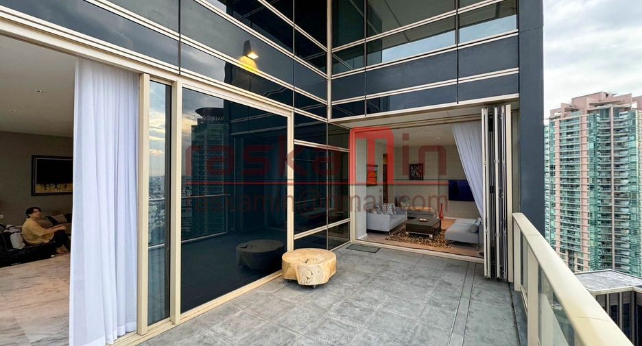 For sale 4 bedrooms condo in Bang Kho Laem, Bangkok