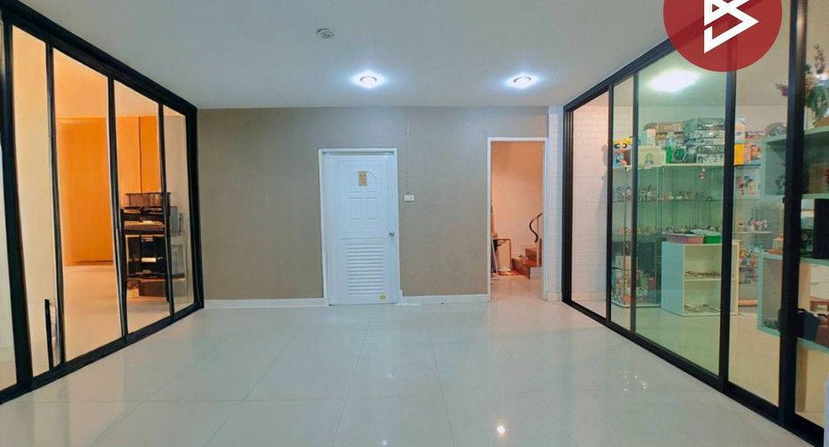 For sale 3 bedrooms house in Prawet, Bangkok