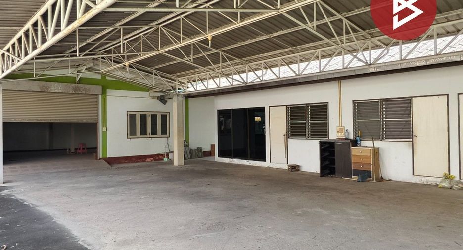Casa en alquiler y en venta de 8 habitaciones en Mueang Nonthaburi, Nonthaburi