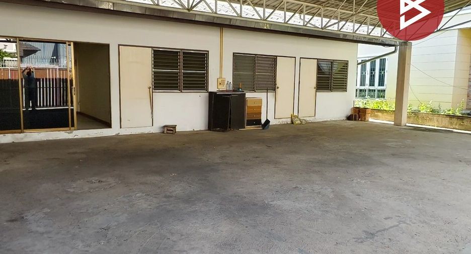 Casa en alquiler y en venta de 8 habitaciones en Mueang Nonthaburi, Nonthaburi