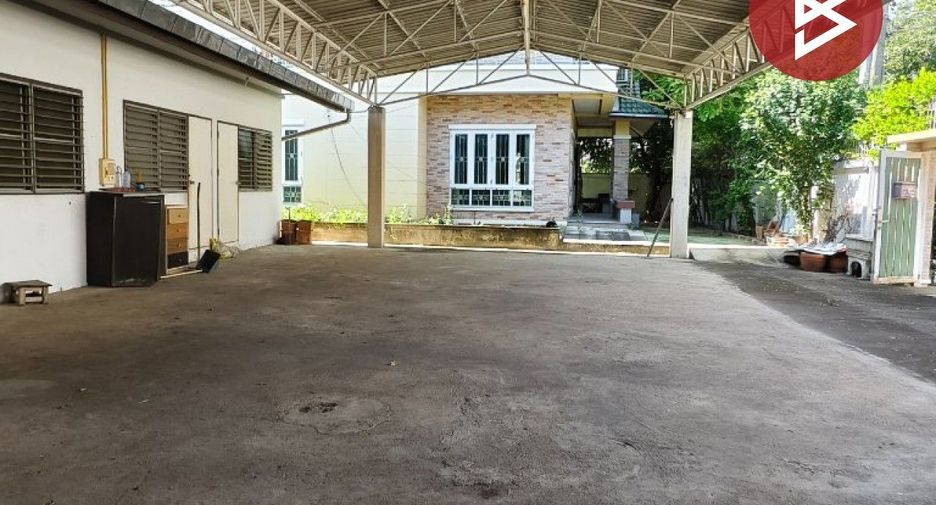 For rent and for sale 8 bedrooms house in Mueang Nonthaburi, Nonthaburi
