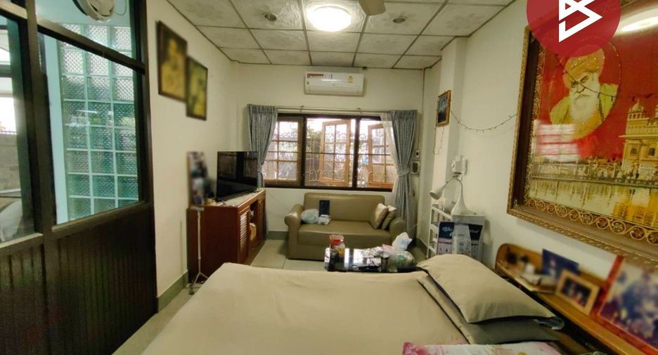 For sale 6 bedrooms townhouse in Bangkok Yai, Bangkok