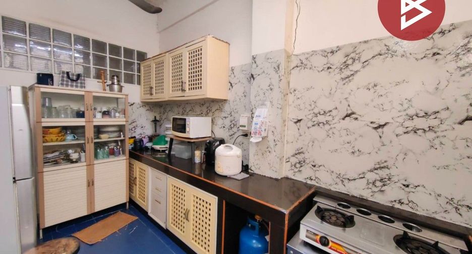 For sale 6 bedrooms townhouse in Bangkok Yai, Bangkok
