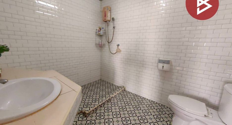 For sale 6 bedrooms townhouse in Bangkok Yai, Bangkok