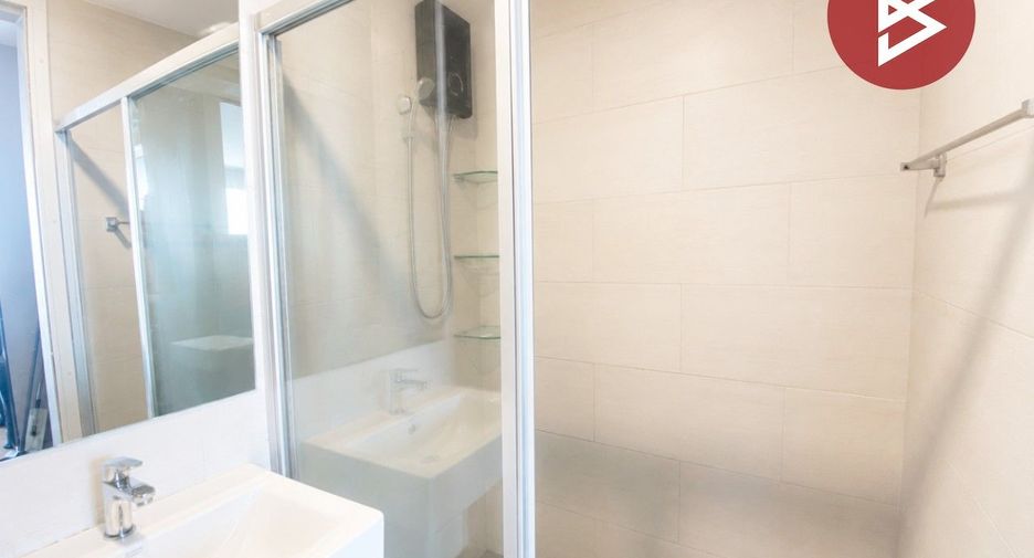 For sale 1 bed condo in Si Racha, Chonburi