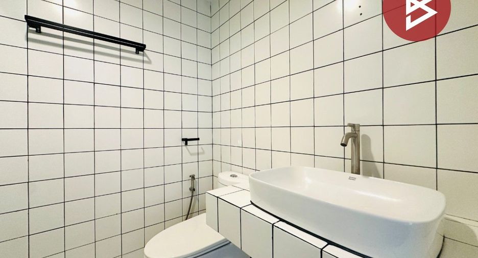 For sale 1 bed condo in Suan Luang, Bangkok