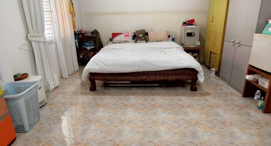 Casa adosada en venta de 3 habitaciones en Mueang Samut Prakan, Samut Prakan