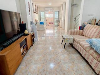 Reihenhaus zum Kauf mit 3 Zimmer in Mueang Samut Prakan, Samut Prakan
