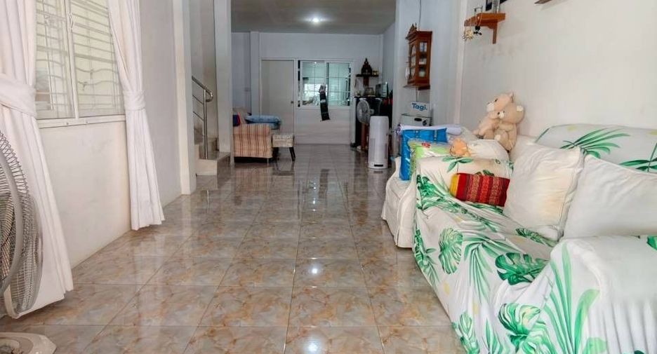 Casa adosada en venta de 3 habitaciones en Mueang Samut Prakan, Samut Prakan