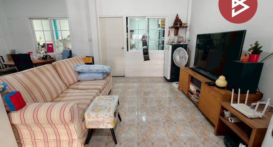 Casa adosada en venta de 3 habitaciones en Mueang Samut Prakan, Samut Prakan