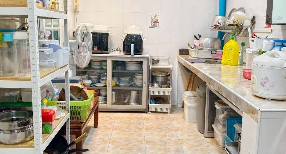 Casa adosada en venta de 3 habitaciones en Mueang Samut Prakan, Samut Prakan