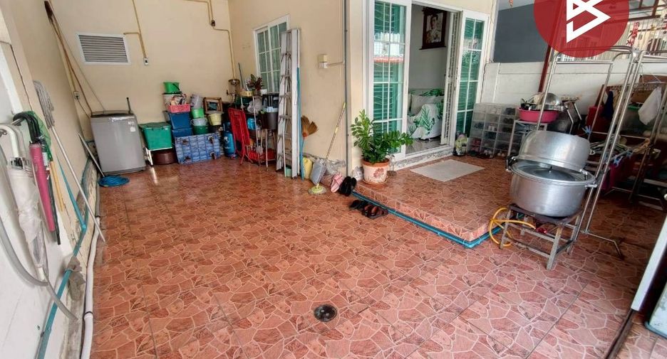 Casa adosada en venta de 3 habitaciones en Mueang Samut Prakan, Samut Prakan