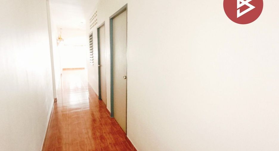 For sale 2 bedrooms townhouse in Mueang Samut Prakan, Samut Prakan