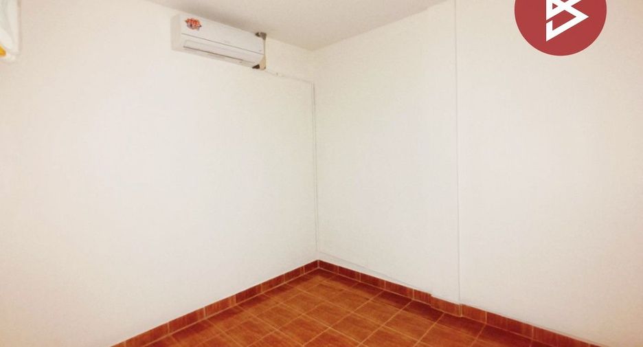 For sale 2 bedrooms townhouse in Mueang Samut Prakan, Samut Prakan