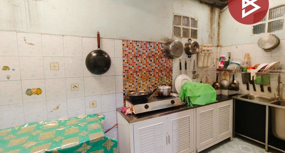 For sale 2 bedrooms townhouse in Mueang Samut Prakan, Samut Prakan