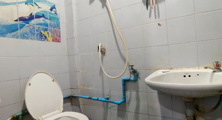 For sale 2 bedrooms townhouse in Mueang Samut Prakan, Samut Prakan