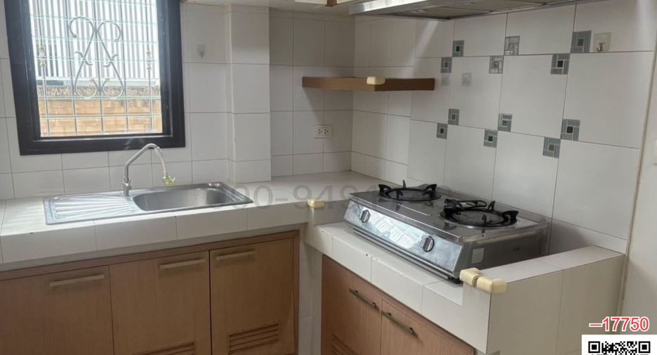 For rent 3 bedrooms house in Sai Mai, Bangkok