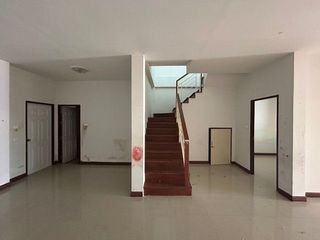 For sale 4 bedrooms townhouse in Nong Chok, Bangkok