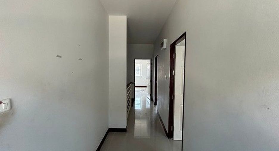 For sale 4 bedrooms townhouse in Nong Chok, Bangkok