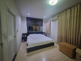 Casa adosada en venta de 3 habitaciones en Suan Luang, Bangkok