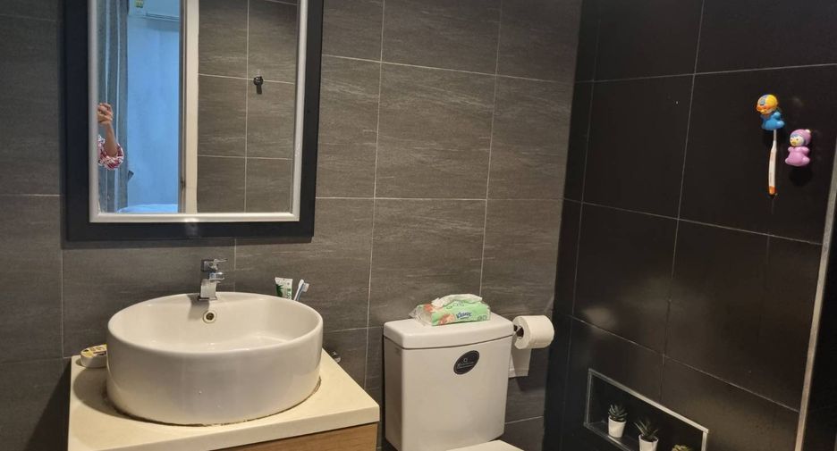 For sale 3 bedrooms townhouse in Suan Luang, Bangkok