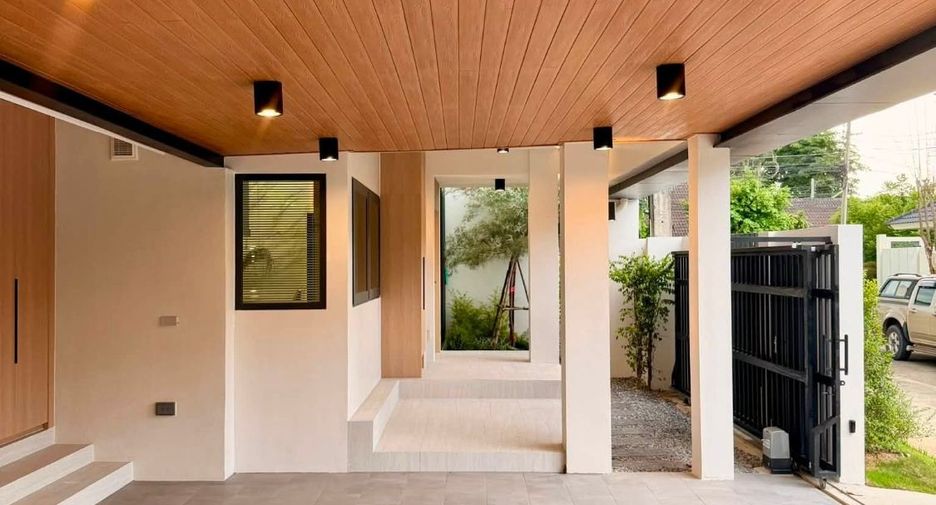 Casa en venta de 4 habitaciones en Mueang Chiang Mai, Chiang Mai