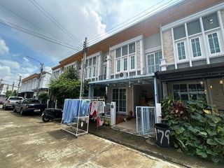 Продажа 4 спальни таунхаус в Лак Си, Бангкок