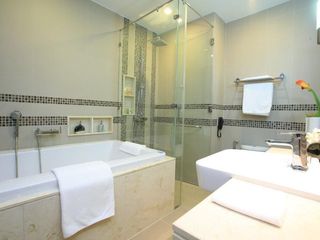 Condo en alquiler de 3 habitaciones en Watthana, Bangkok