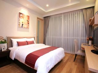Condo en alquiler de 3 habitaciones en Watthana, Bangkok