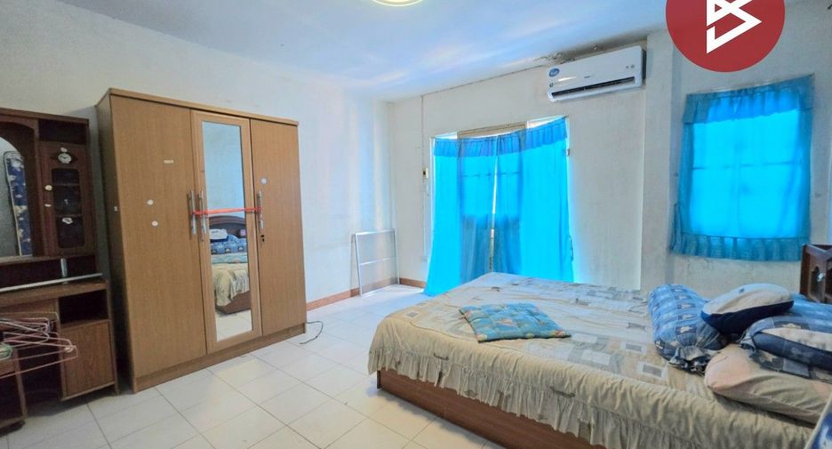 For sale 2 bedrooms townhouse in Si Racha, Chonburi