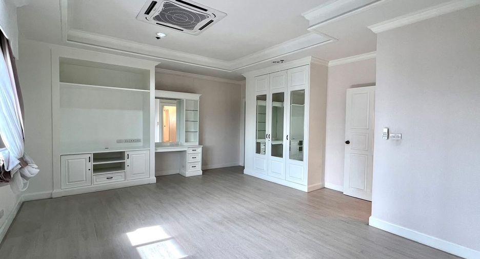 Wohnung zur Miete mit 4 Zimmer in Watthana, Bangkok