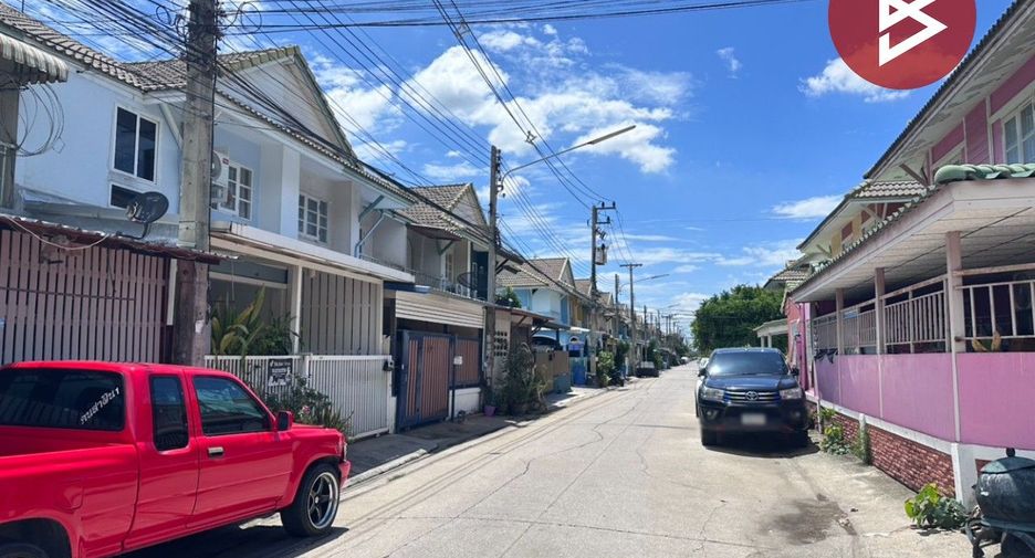 For sale 3 bedrooms townhouse in Khlong Luang, Pathum Thani