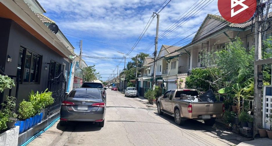 For sale 3 bedrooms townhouse in Khlong Luang, Pathum Thani