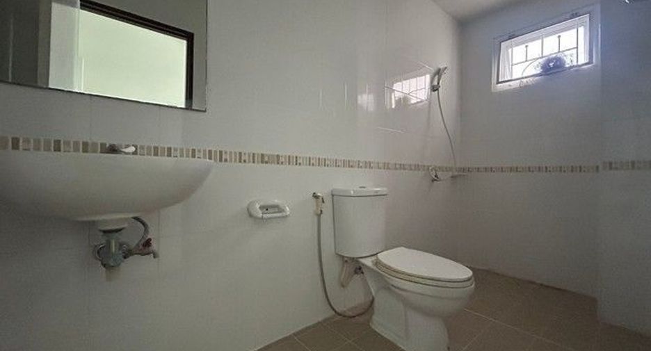 For sale 3 bedrooms townhouse in Nong Chok, Bangkok