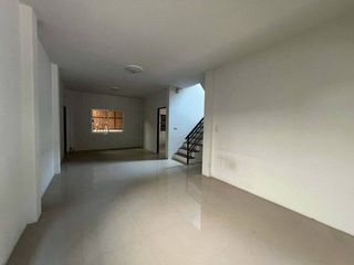 For sale 3 bedrooms townhouse in Nong Chok, Bangkok