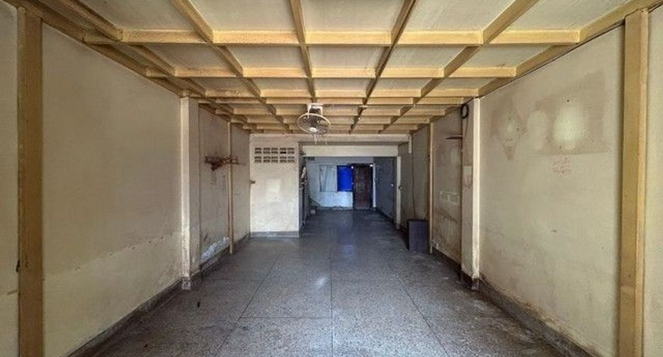 Casa adosada en venta de 3 habitaciones en Thawi Watthana, Bangkok