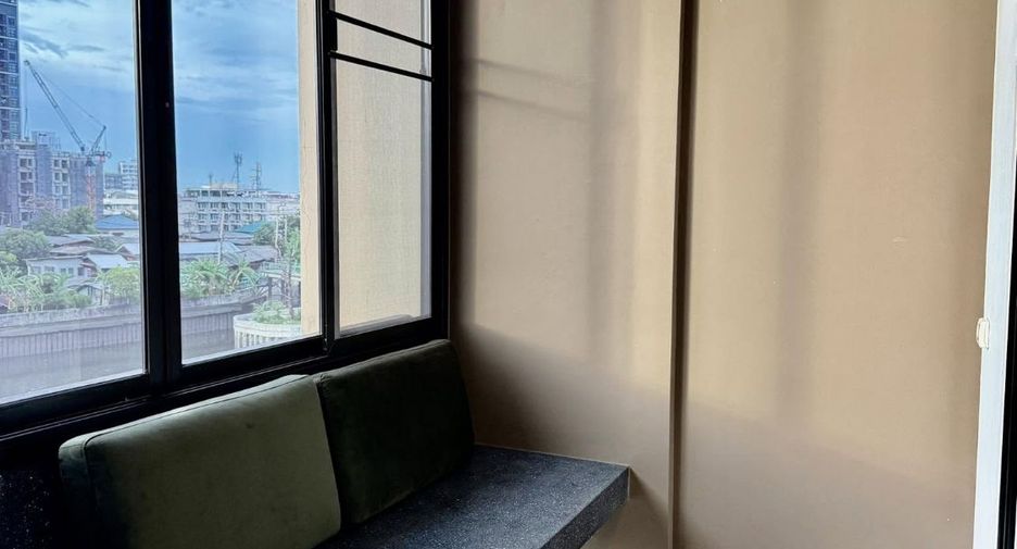 Haus zur Miete mit 3 Zimmer in Khlong Toei, Bangkok