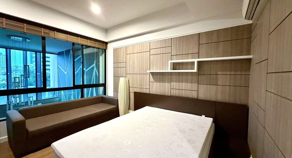 Haus zur Miete mit 3 Zimmer in Khlong Toei, Bangkok