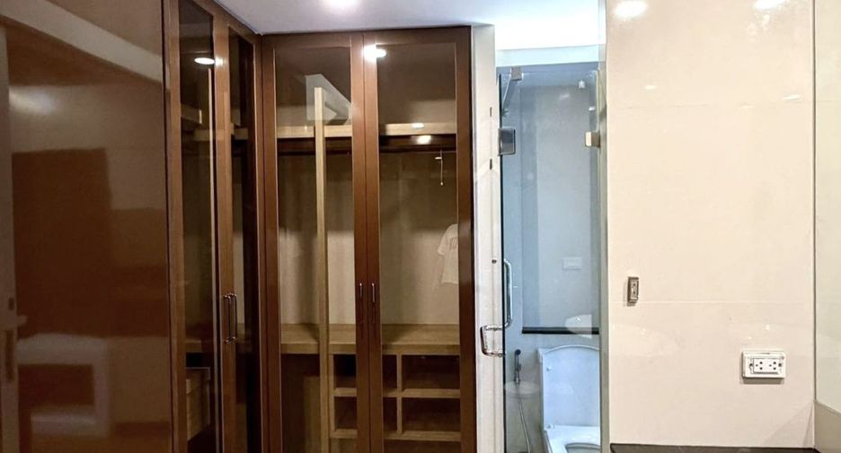 Haus zur Miete mit 3 Zimmer in Khlong Toei, Bangkok