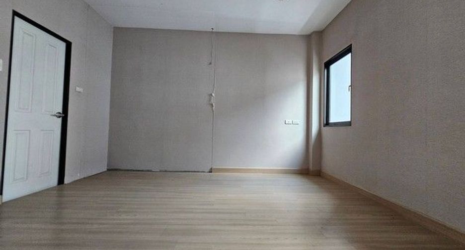 Продажа 3 спальни таунхаус в Буенг Кум, Бангкок