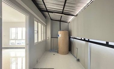 Продажа 3 спальни таунхаус в Лат Крабанг, Бангкок