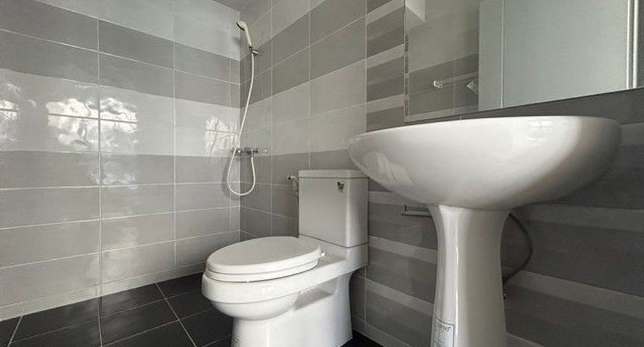 Продажа 3 спальни таунхаус в Лат Крабанг, Бангкок