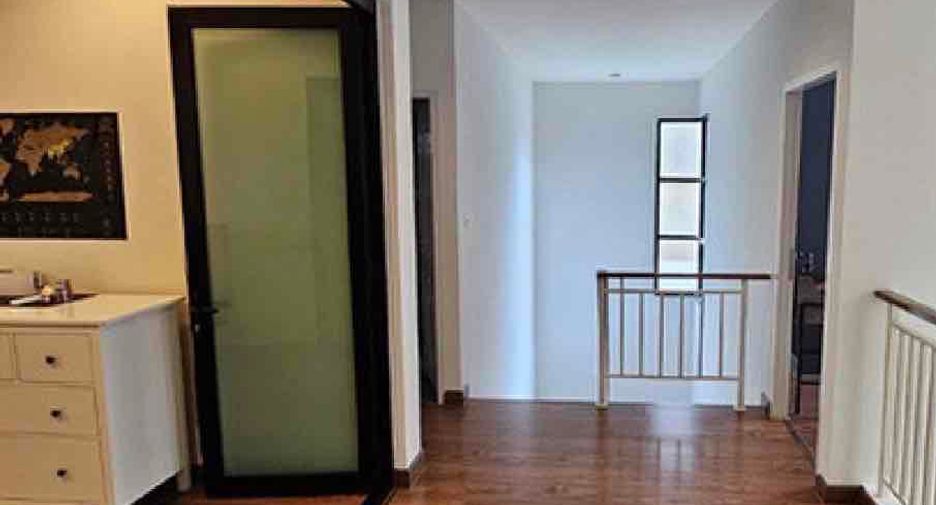 Casa en alquiler de 4 habitaciones en Bang Phli, Samut Prakan