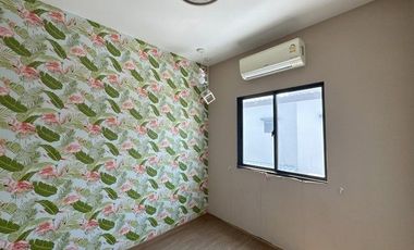 Продажа 3 спальни таунхаус в Сапхан Сунг, Бангкок