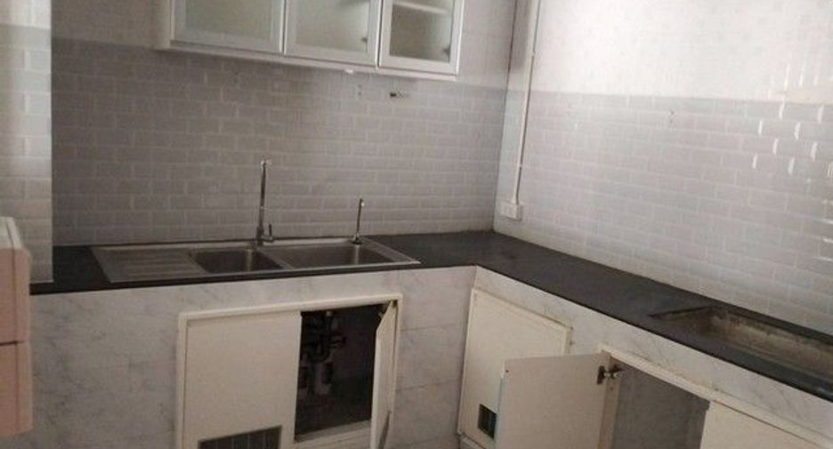 Продажа 3 спальни таунхаус в Сапхан Сунг, Бангкок