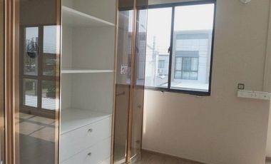 Продажа 3 спальни таунхаус в Сапхан Сунг, Бангкок