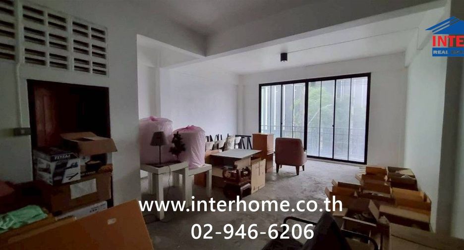 Gewerbefläche zum Kauf mit 1 Zimmer in Din Daeng, Bangkok