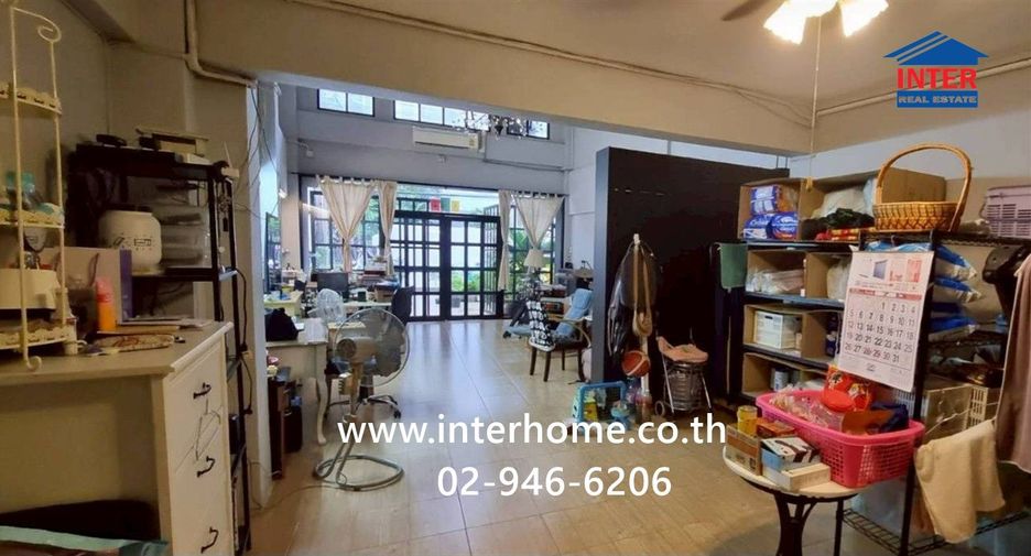 Gewerbefläche zum Kauf mit 1 Zimmer in Din Daeng, Bangkok