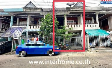 Casa adosada en venta de 3 habitaciones en Bang Khen, Bangkok